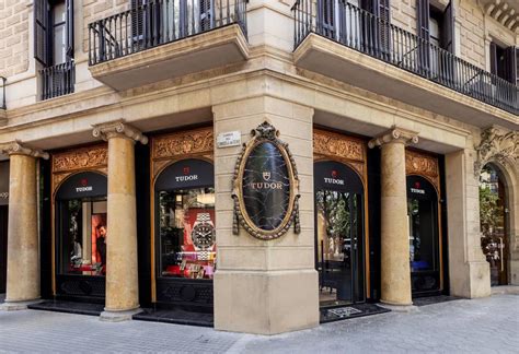 ‭BARCELONA BOUTIQUE TUDOR‬ .